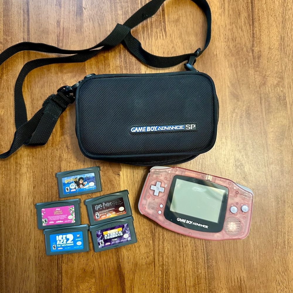 Nintendo GameBoy Advance in Light Pink